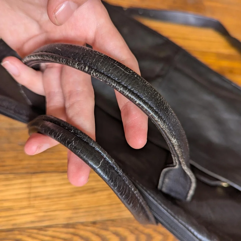 Leather Messenger Briefcase - Black